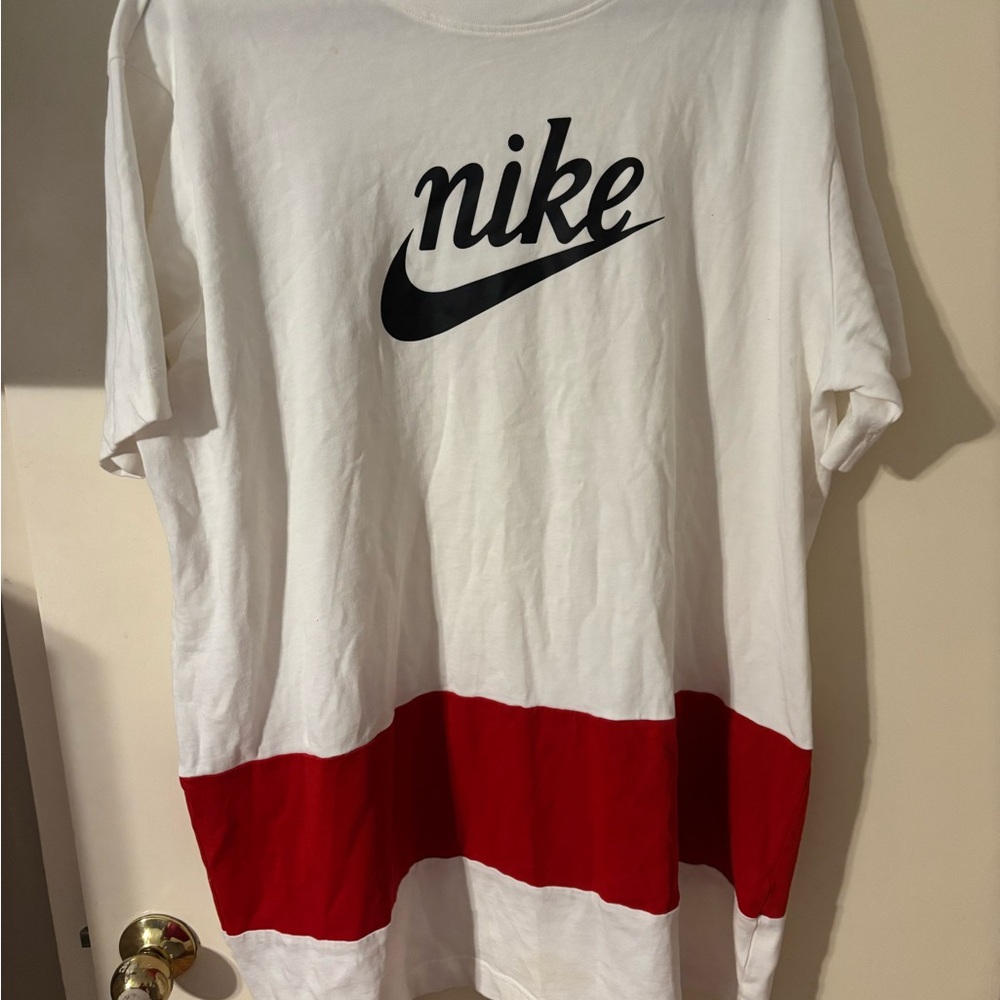 Nike women’s White Dress with Red Stripe
